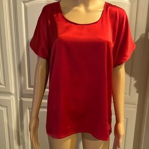 Beautiful Lafayette 148 silk blouse in red size Large.
